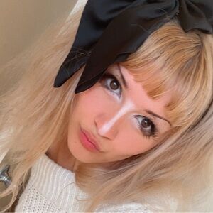 Meet your Posher, Izzy